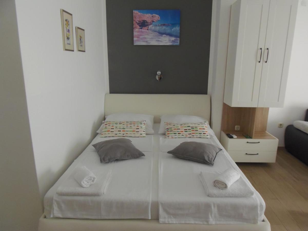 Villa Rajski Dvor 2 Bol Buitenkant foto
