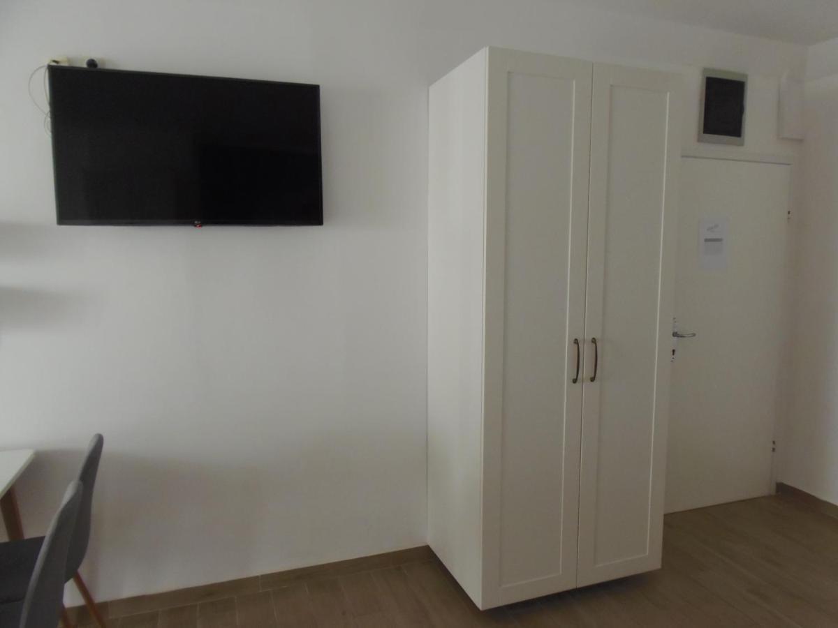 Villa Rajski Dvor 2 Bol Buitenkant foto