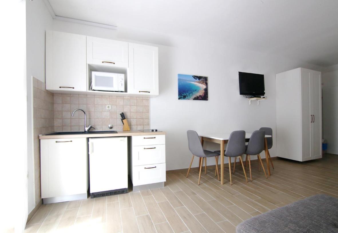 Villa Rajski Dvor 2 Bol Buitenkant foto